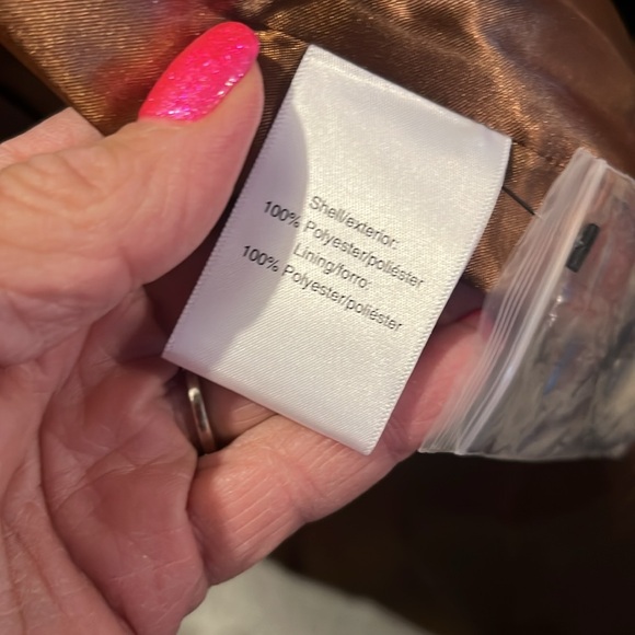 Ladies DKNY winter tan color, jacket, new size 2xl  100% polyester 24 ptp 42long - Picture 4 of 7